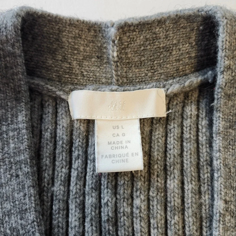 H&M Ribbed Chunky V-Neck Cardigan Sweater Gray Long Sleeve Buttons Women's Large